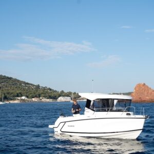 Quicksilver 625 Pilothouse boat