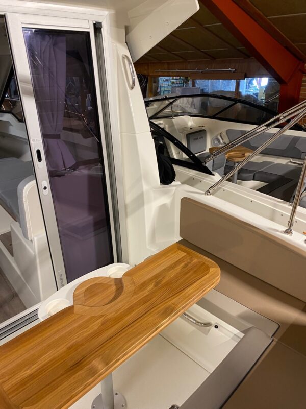Quicksilver Activ 675 Weekend cabin boat